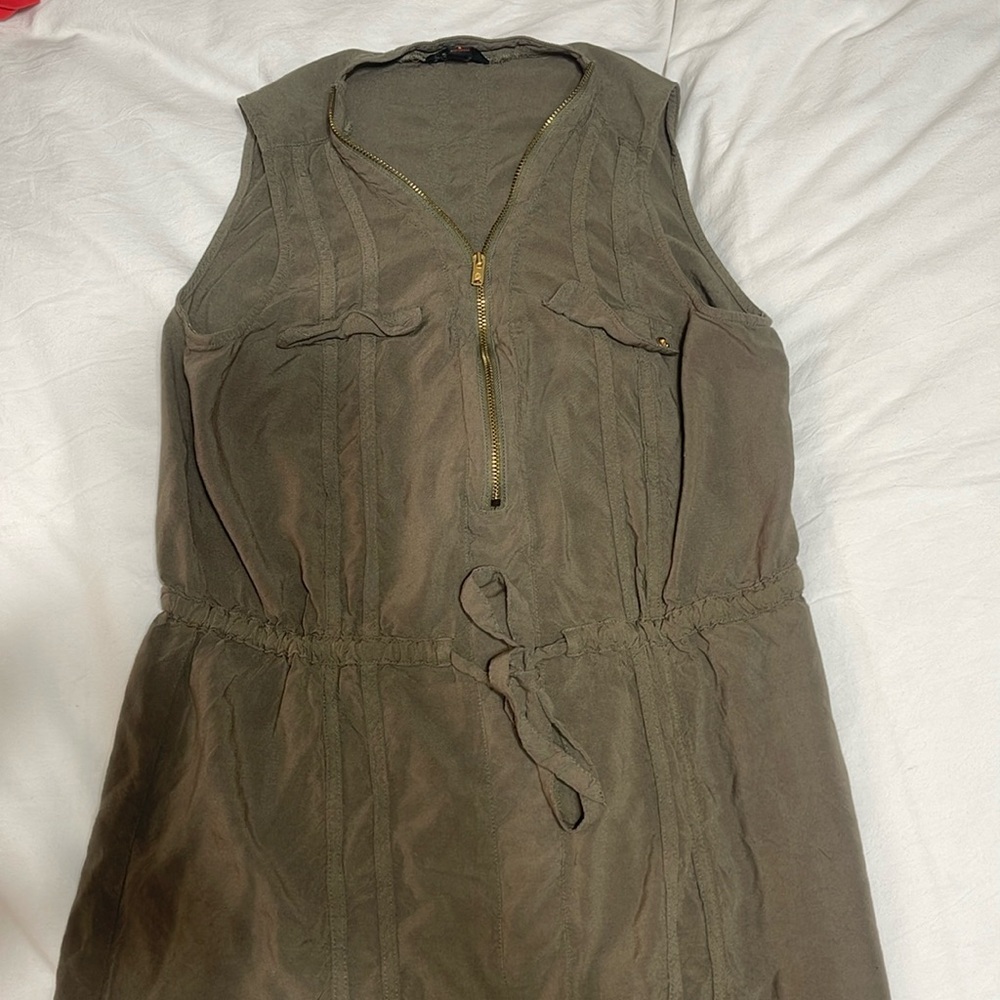 Guess women’s small sleeveless dress